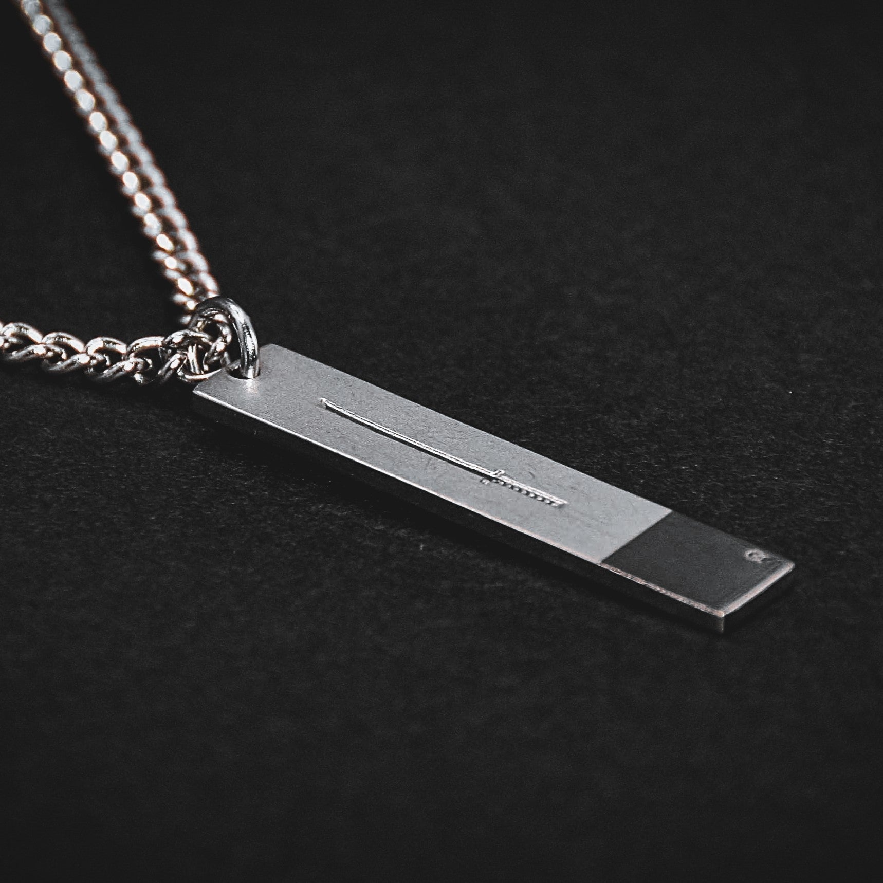 Silver - Katana.jpg__PID:6a200725-d9e1-494c-a13e-31e59625ef51